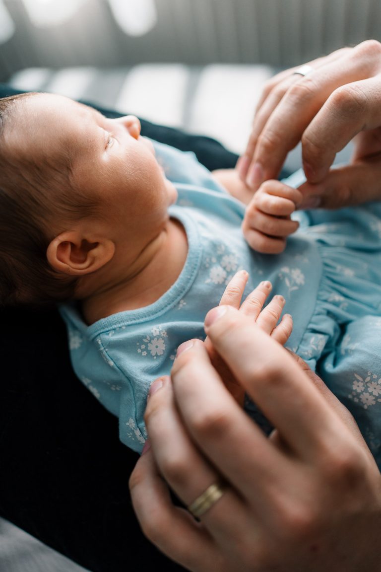 Miminko při newborn focení v Liberci